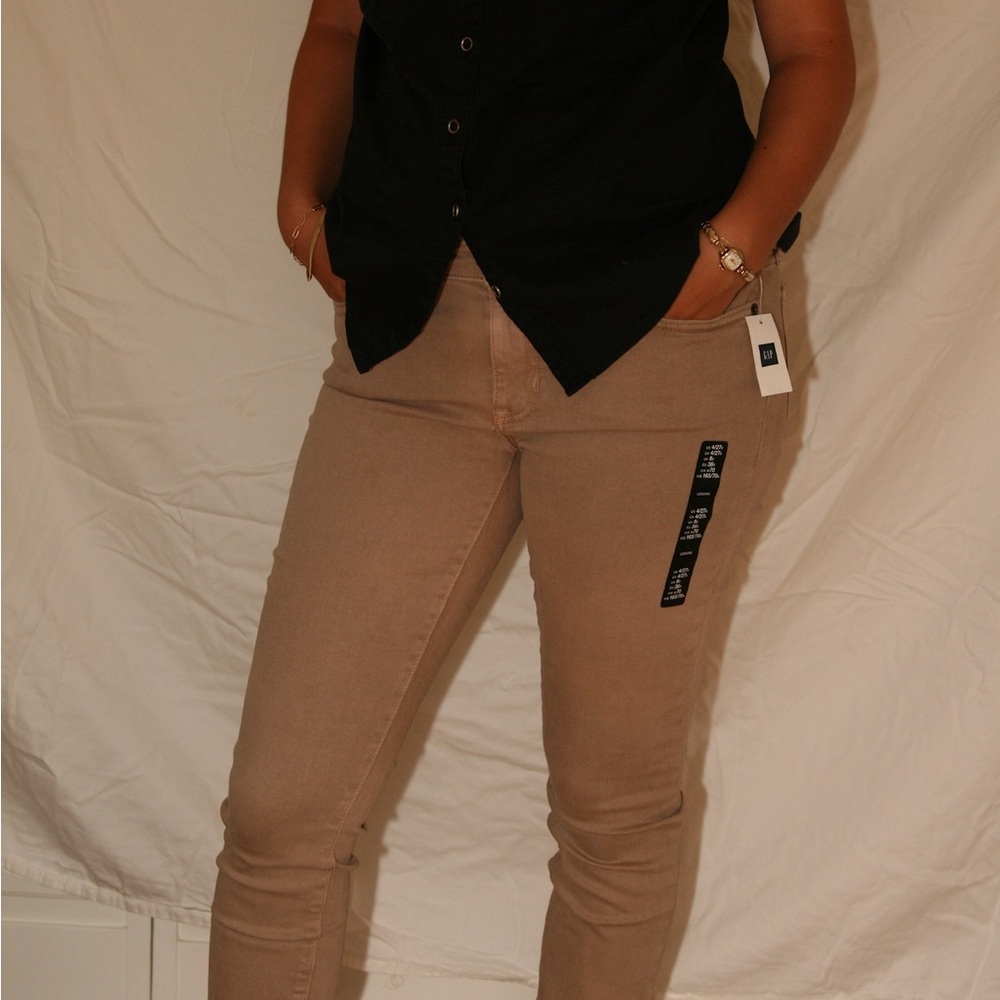 NEW WITH TAGS GAP Jean Brown Leggings